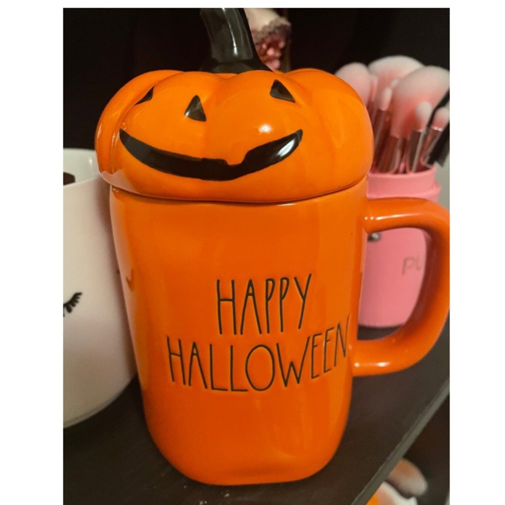 BRAND NEW Rae Dunn “happy Halloween” mug